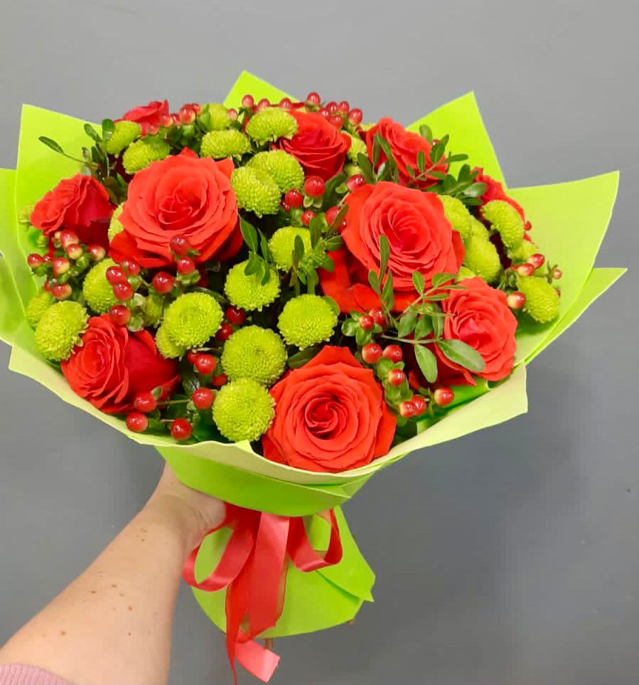 Букет цветов из: Хризантемы и Розы в Тутаеве