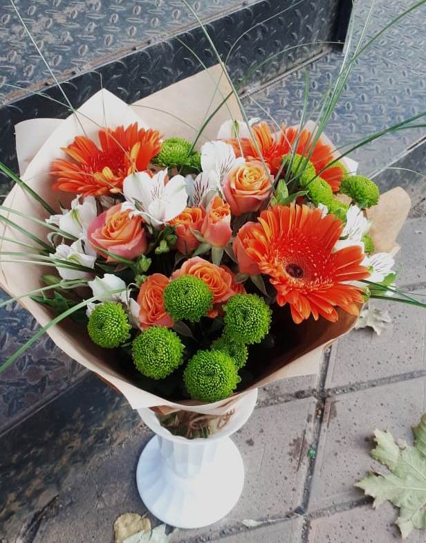 Букет цветов из: Герберы, Хризантемы, Альстромерии и Розы в Тутаеве