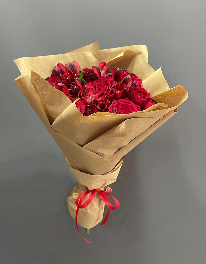 Букет цветов из: Альстромерии и Розы в Тутаеве