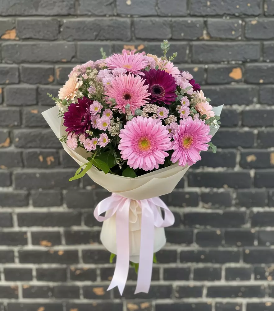 Букет цветов из: Герберы и Хризантемы в Тутаеве