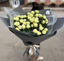 Букет Белые кустовые розы Солинеро в Тутаеве