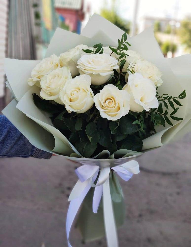 Букет Белые розы Проуд в Тутаеве