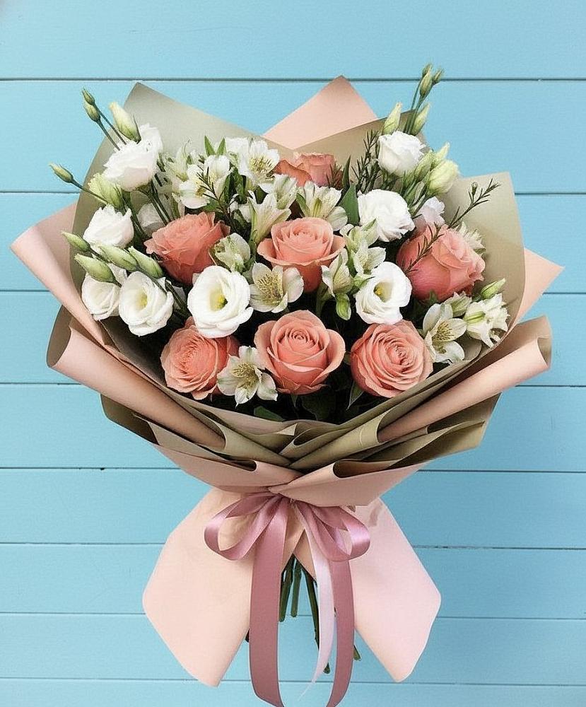 Букет цветов из: Розы, Альстромерии и Лизиантусы в Тутаеве