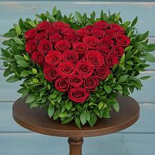 Цветочная композиция из Розы в виде сердца в Тутаеве