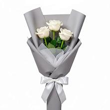 Букет 3 белые розы в Тутаеве
