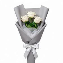 Букет 3 белые розы в Тутаеве