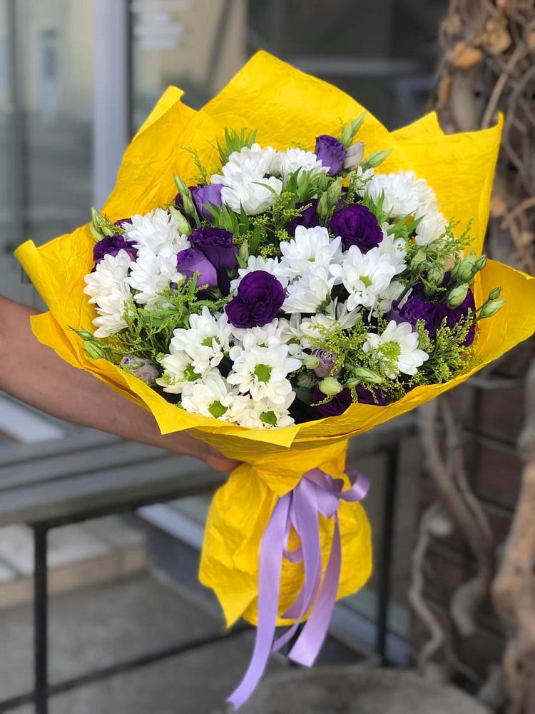 Букет цветов из: Ирисы, Хризантемы и Ромашки в Тутаеве