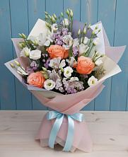 Букет цветов из:  Лизиантусы, Розы, Альстромерии и Гипсофила в Тутаеве