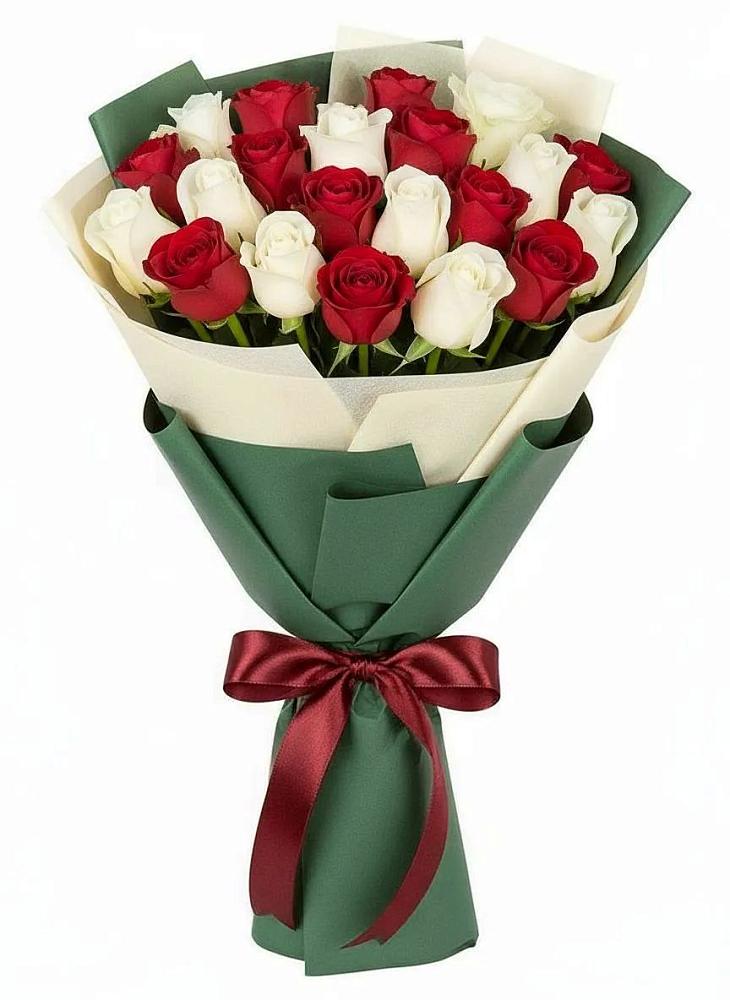 Букет Микс из красных и белых роз в Тутаеве
