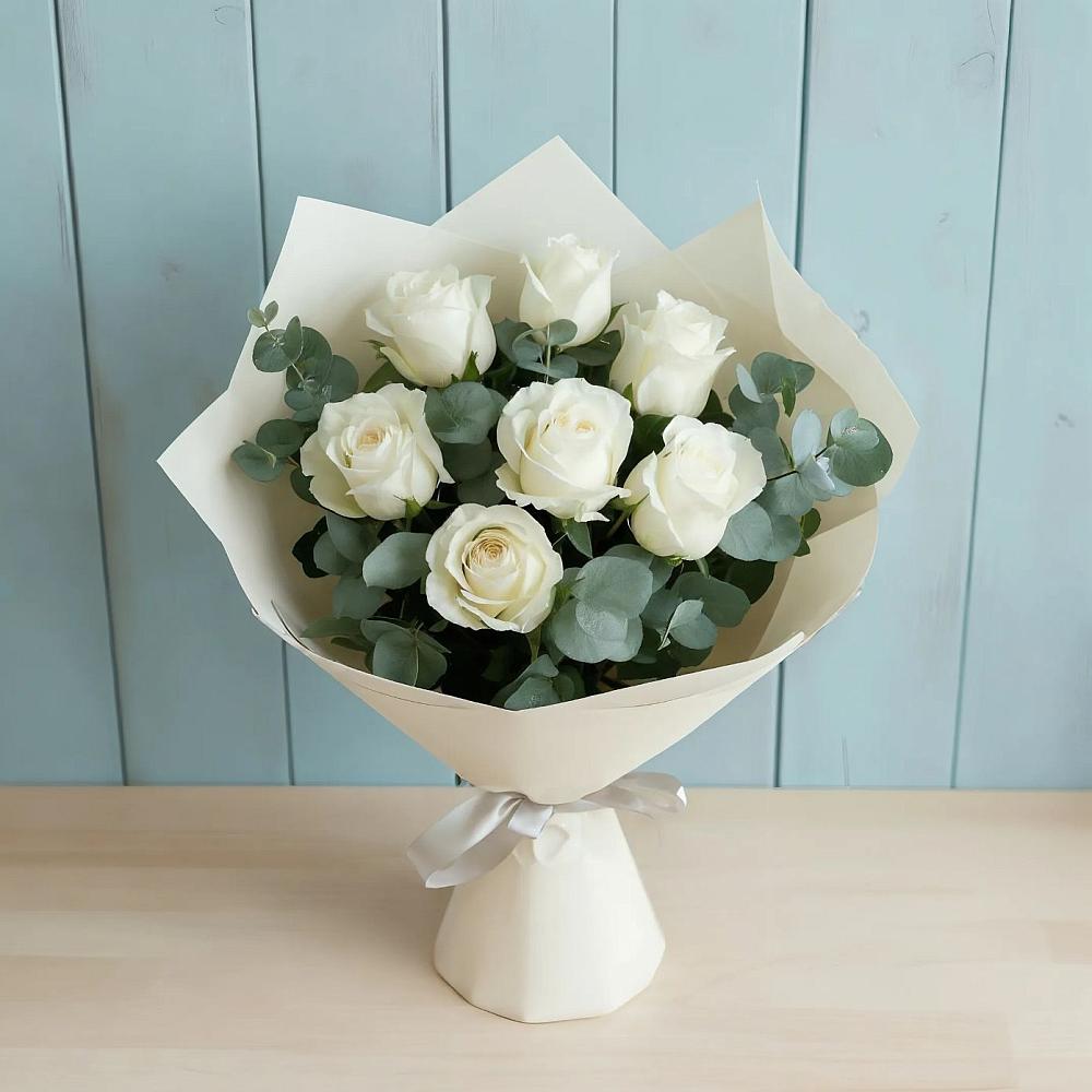 Букет Белые розы в Эвкалипте в Тутаеве