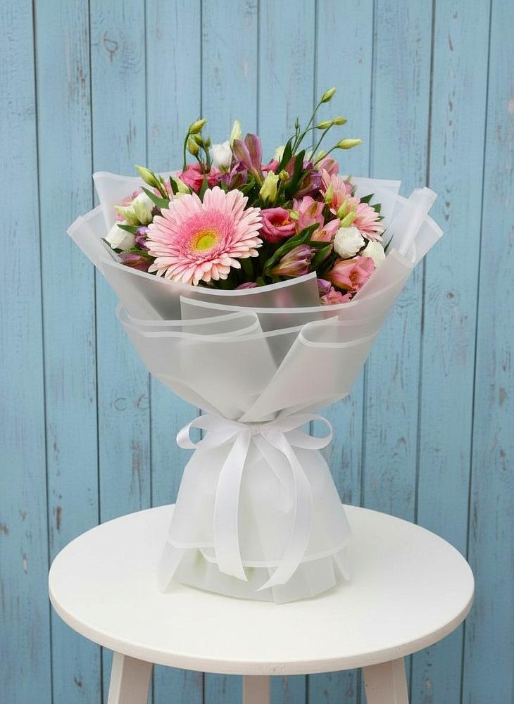 Букет цветов из: Герберы, Альстромерии и Лизиантусы в Тутаеве