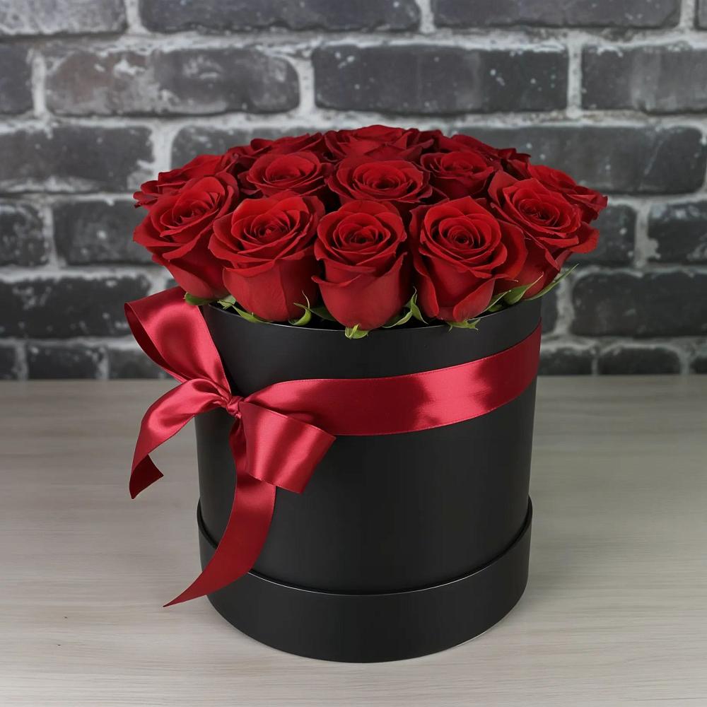 Цветочная композиция из Розы в шляпной коробке в Тутаеве