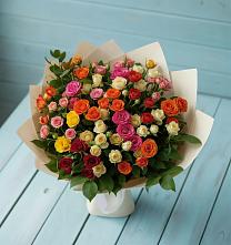 Букет Микс из разноцветных кустовых роз в Тутаеве