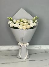 Букет цветов из:  Розы и Лизиантусы в Тутаеве